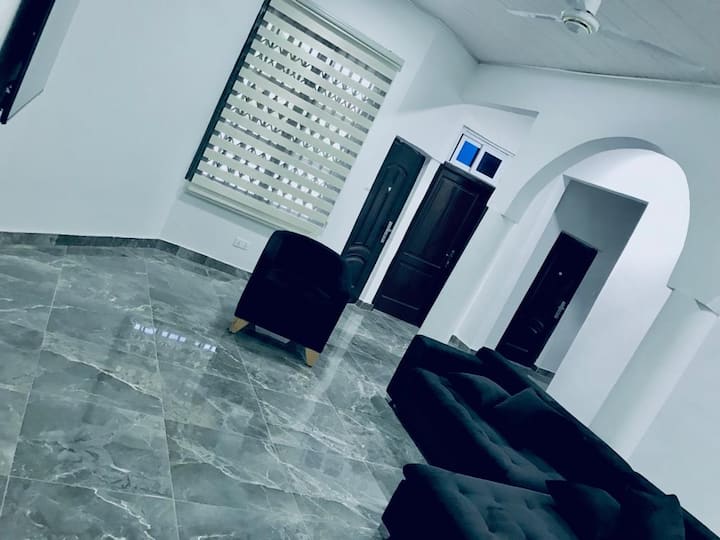 Elegant 4-apartment Retreat In Kumasi - Kumasi