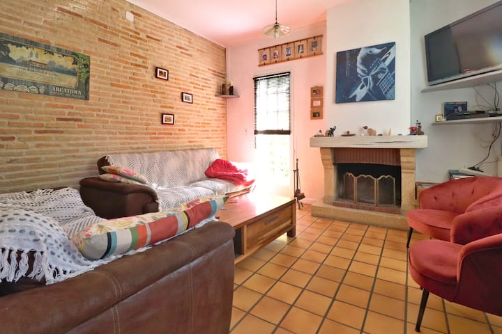 Maison Familiale
Bassin & Lacs Proches - Salles