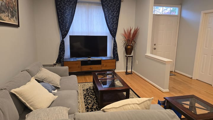 Quiet/spacious 3br-3.5bath 5bedstownhome-off I-270 - Gaithersburg, MD