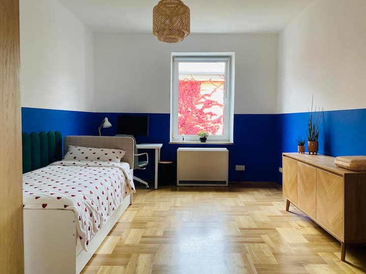 Schönes Zimmer Für Max.2 Ladies In Giesing - Múnich