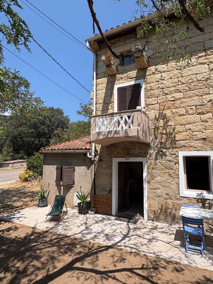 Maison En Pierres Entre Mer Et Montagne - Figari