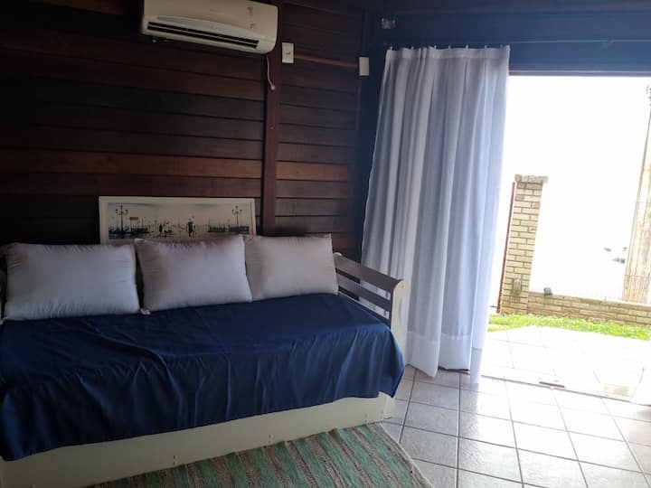 غرفة مثالية للأطفال والمراهقين  .
إقامة  في بيكاما لشخصين بالإضافة إلى مرتبتين منفردتين. 
يوجد في هذه الغرفة 4 مراتب مفردة وتلفزيون  للمراهقين  

