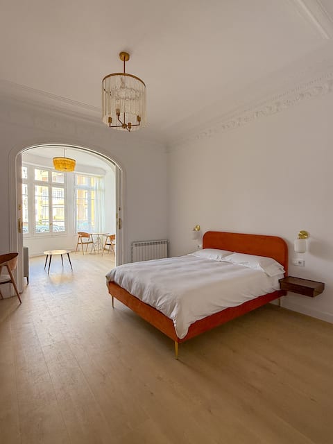 Top Airbnb: Beautiful Studio in Prime location en Sant Gervasi Galvany