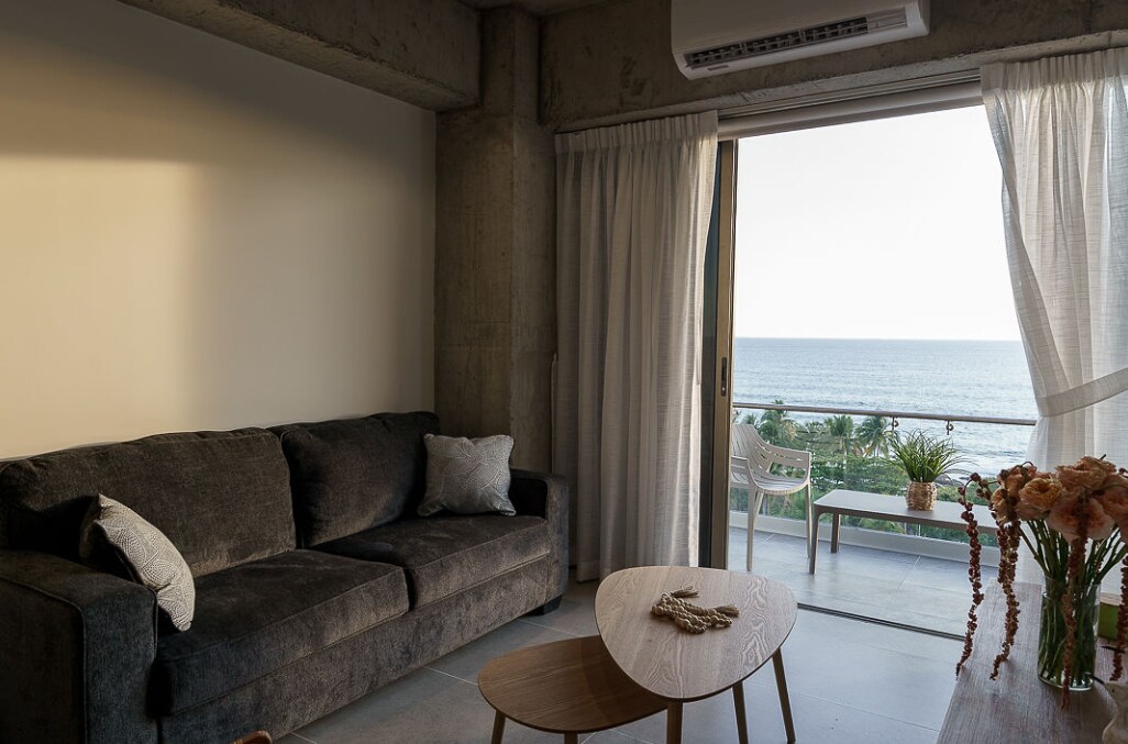 Rozkladacia pohovka Queen a úžasný výhľad. Plne klimatizované.