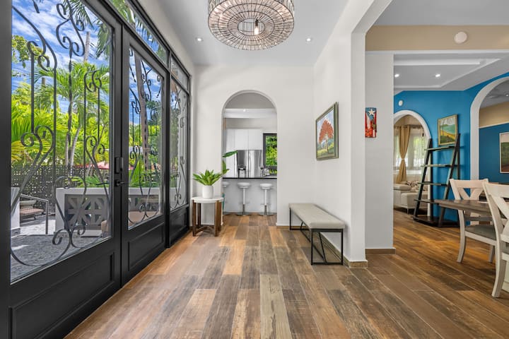 Exclusive 10br Designer Estate Near Beach W/ Power - San Juan