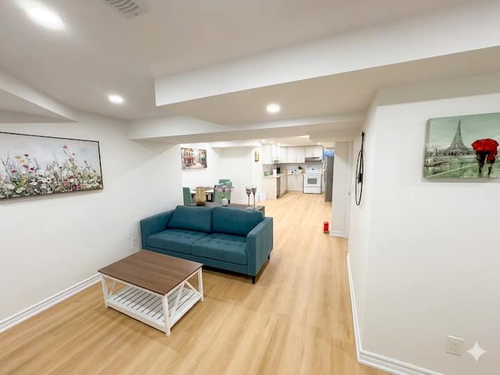 Cozy 2br Stay Near Spa & Shopping - Oshawa