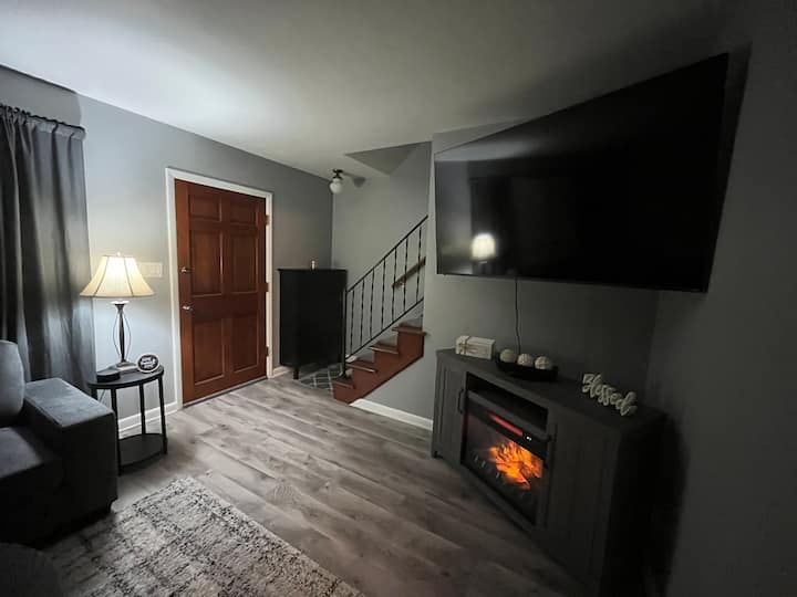 The Traveler’s Townhome - Wheeling, WV