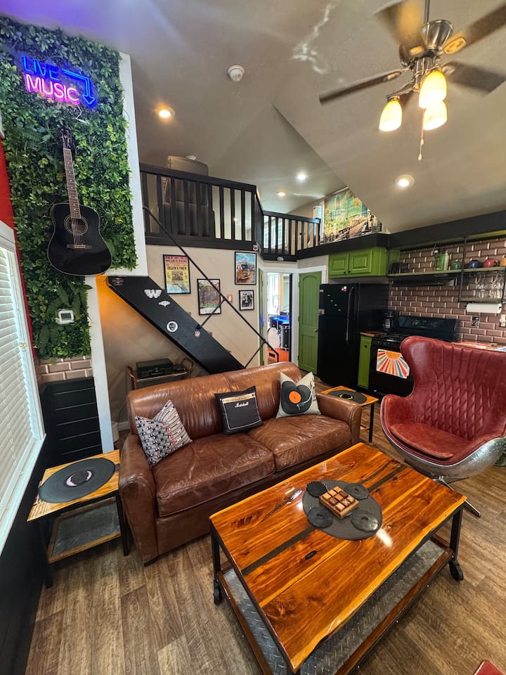 The Green Room Tiny House - Lakeway, TX