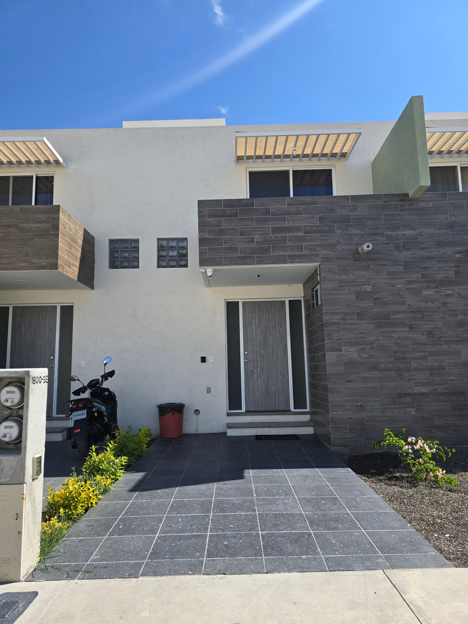 Casa Sarabia Near IMSS Clinic 15 - We issue invoices