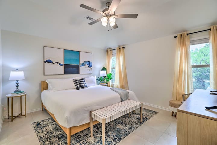 Hauptschlafzimmer mit Kingsize-Bett