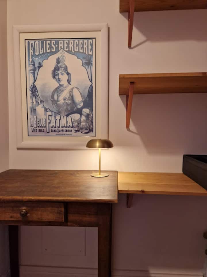 Šatňa a úložný priestor ružovej spálne. 