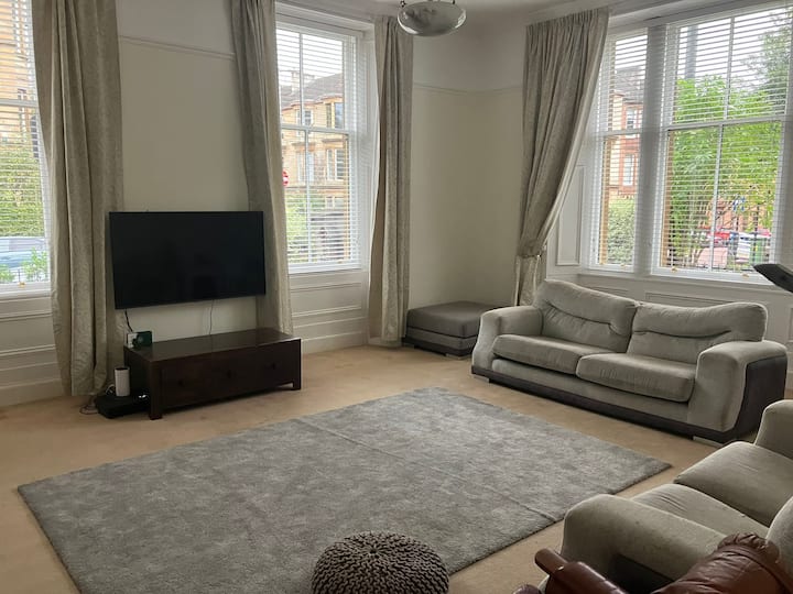 Huge Glasgow West End Main Door Garden Flat - Glasgow