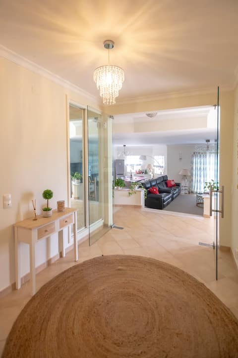 Top performing Airbnb: Alke Vida - Amazing 4BR Villa - Pool, Jacuzzi in Albufeira E Olhos De Água