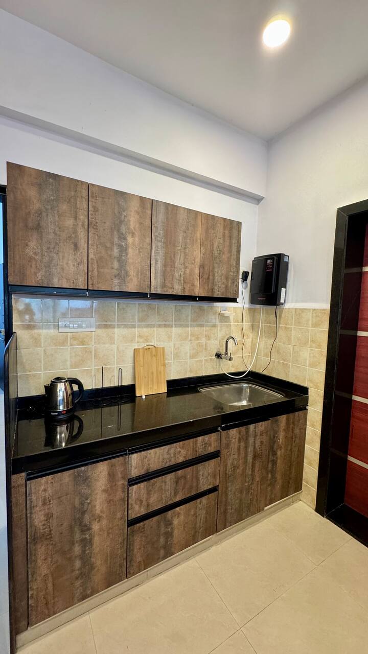 Full kitchen image 2