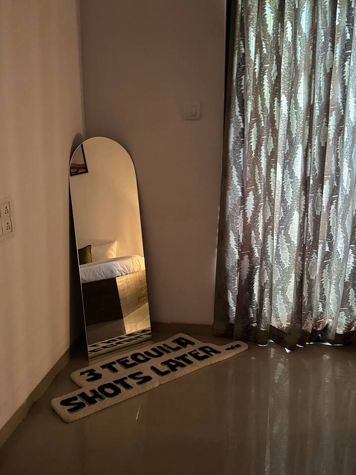 Bedroom 1 image 4