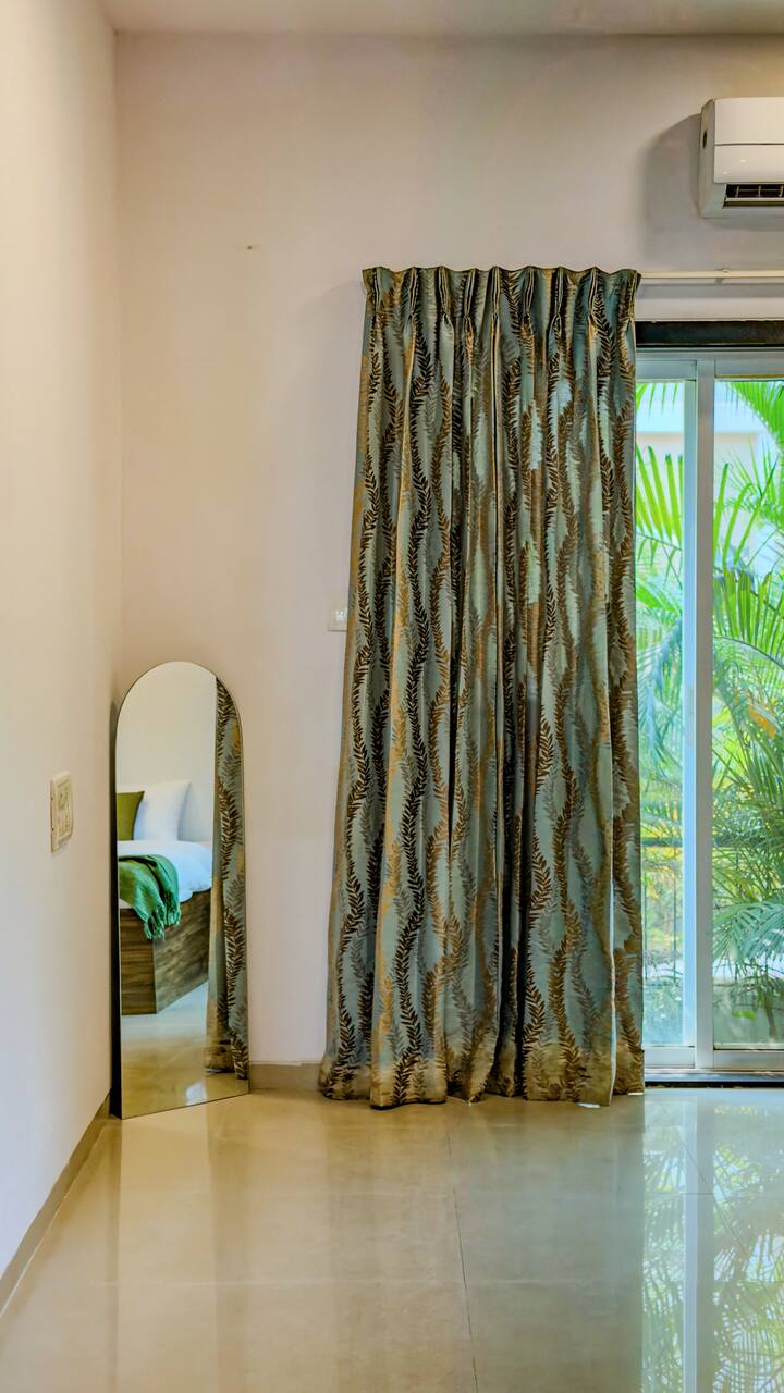 Bedroom 1 image 3