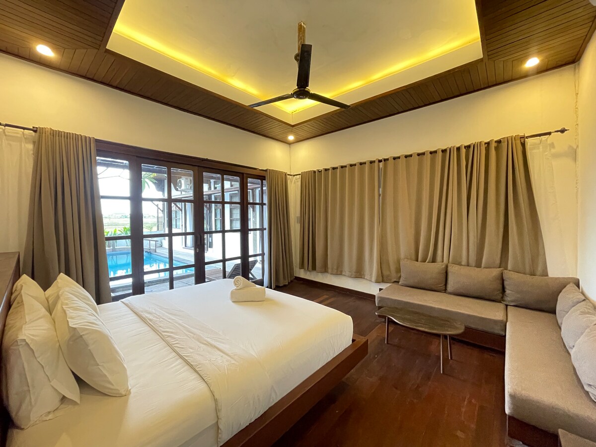 Villa in Mengwi · 4 bedrooms · 4 beds · 3 baths, порівнянний Airbnb