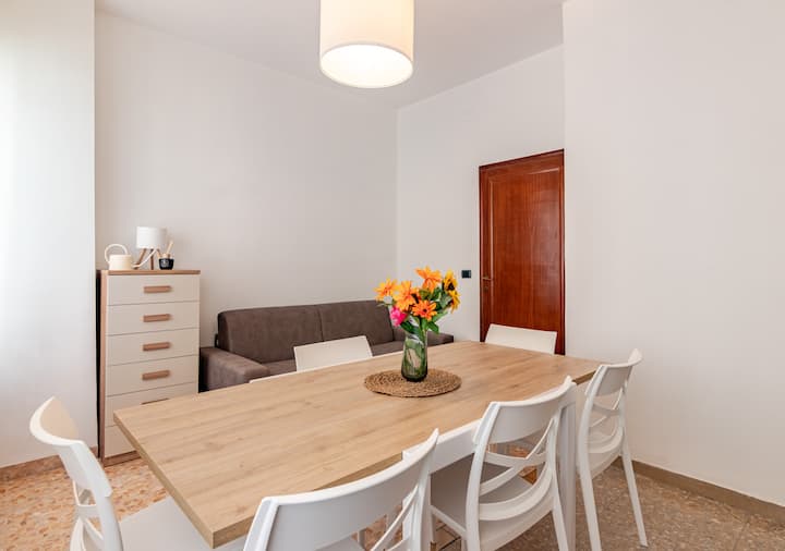 Central River View With 3 Bedrooms, 2 Bathrooms - 피사