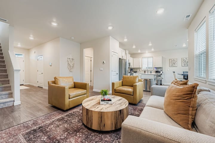 Large, Pet Friendly, Extended Stay Home - 세일럼