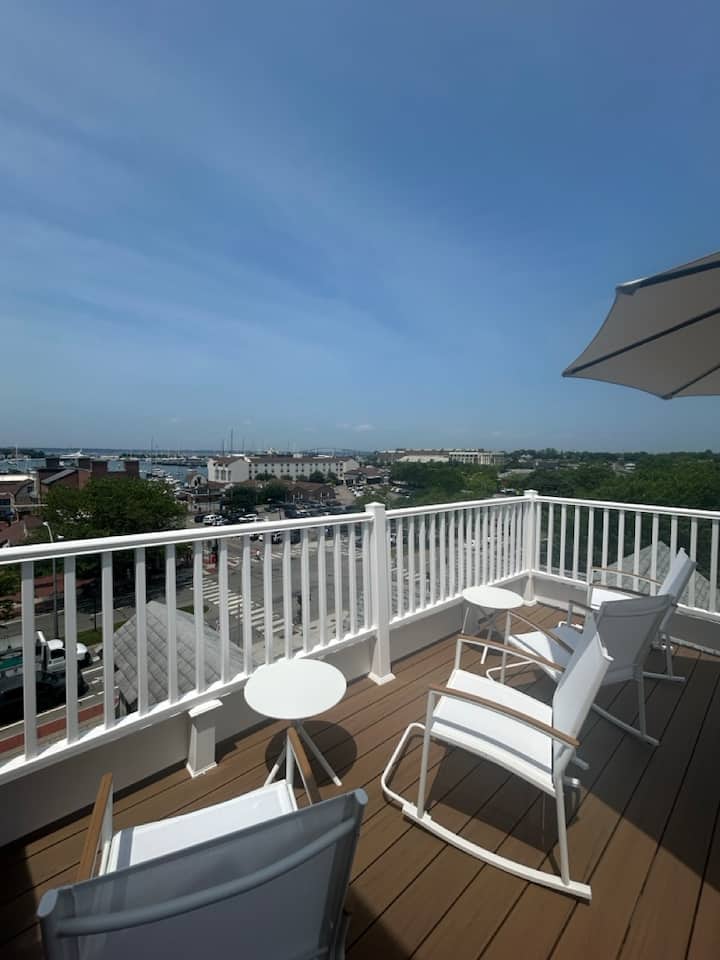 The Admiral: Lookout + Landing - Newport, RI