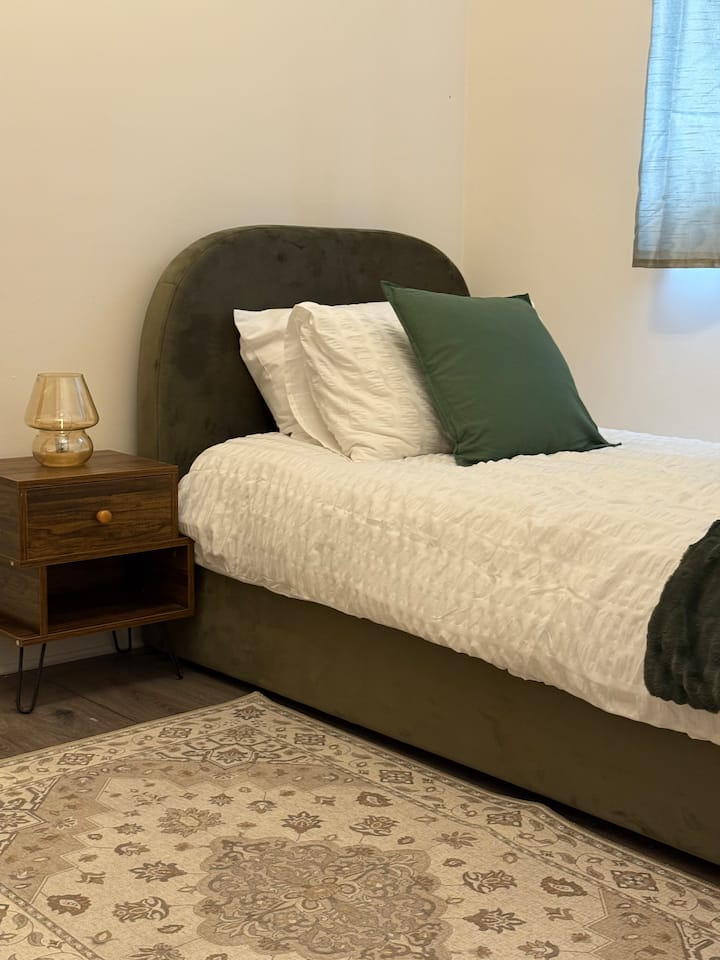 საძინებელი 1