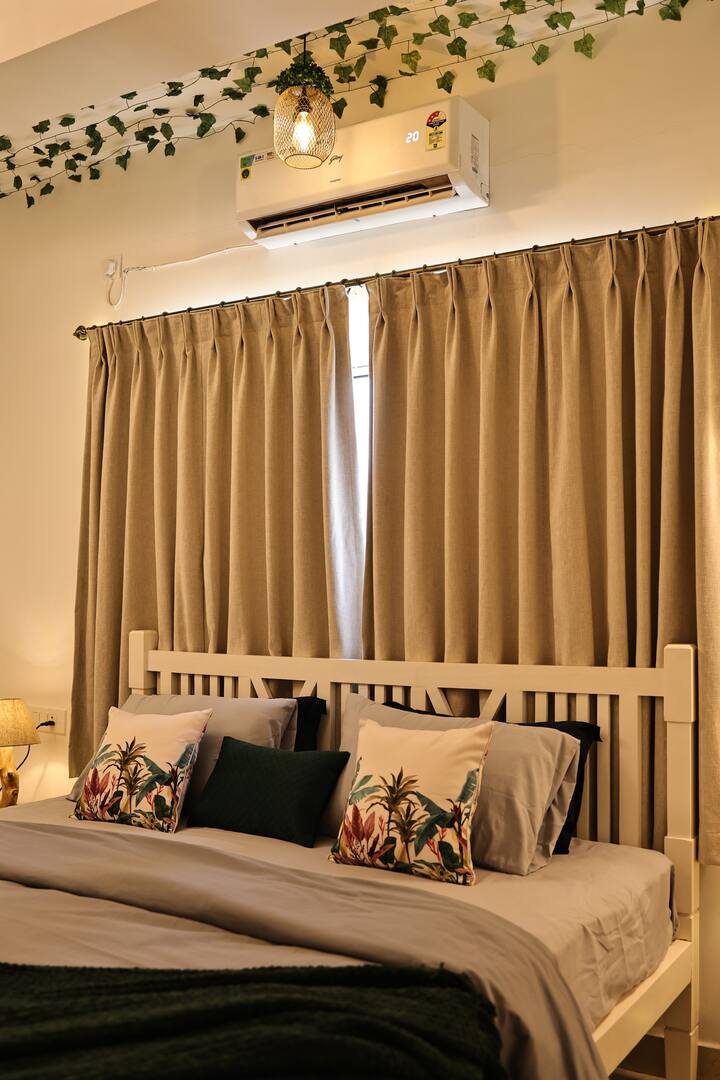Bedroom 4 image 3