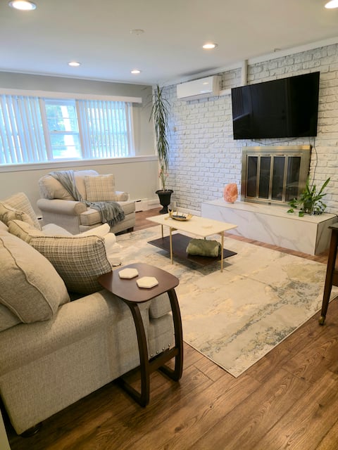 Modern Bright Apt | Near Rutgers & Hospitals