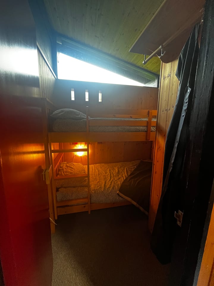 غرفة النوم 2