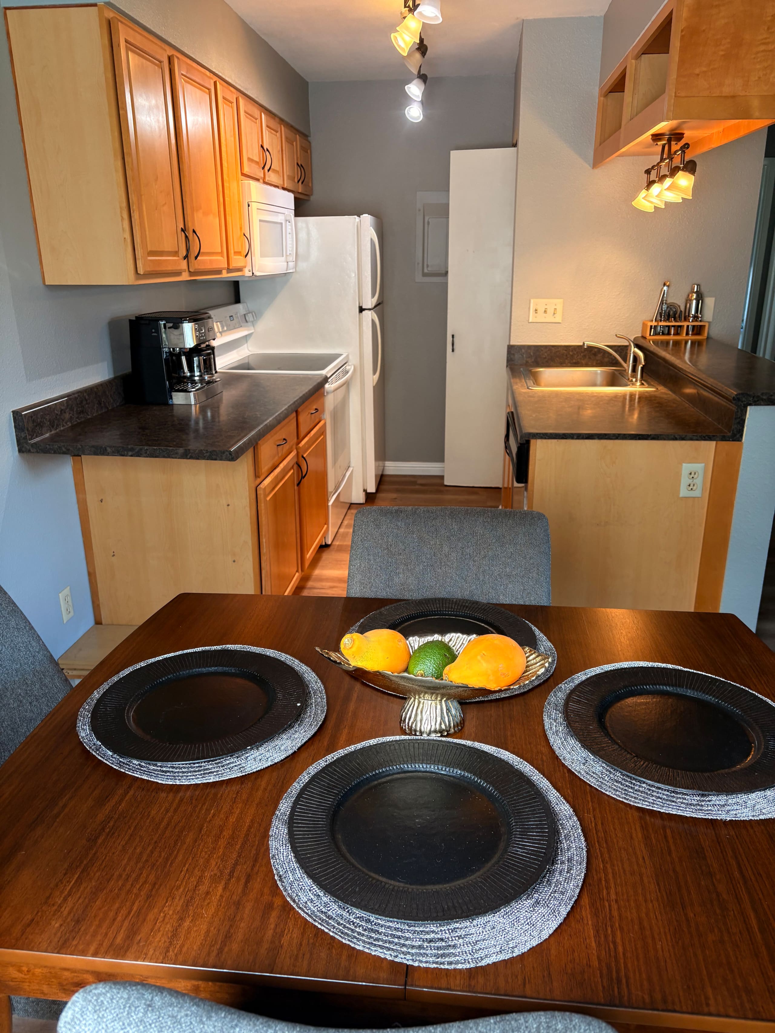 Charming Condo in a gated golf community. - Photo 7