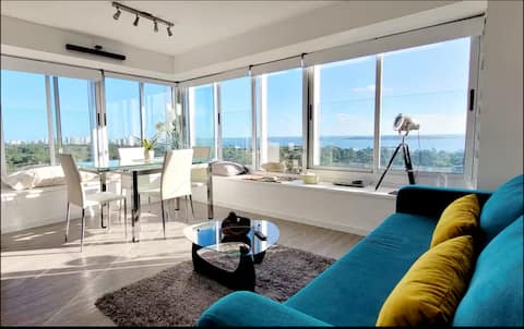Successful Airbnb property: Cozy and modern apartment with ocean views. in Punta Del Este
