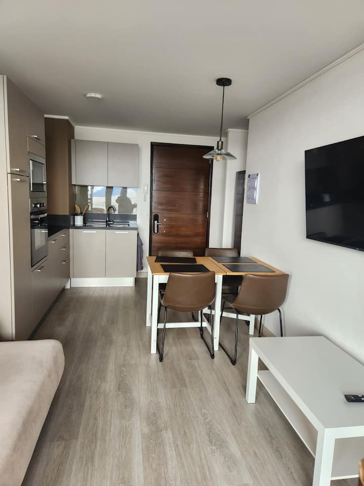 Lindo Depto Para 4 Con Piscina Y Vista Al Fiordo. - Natales