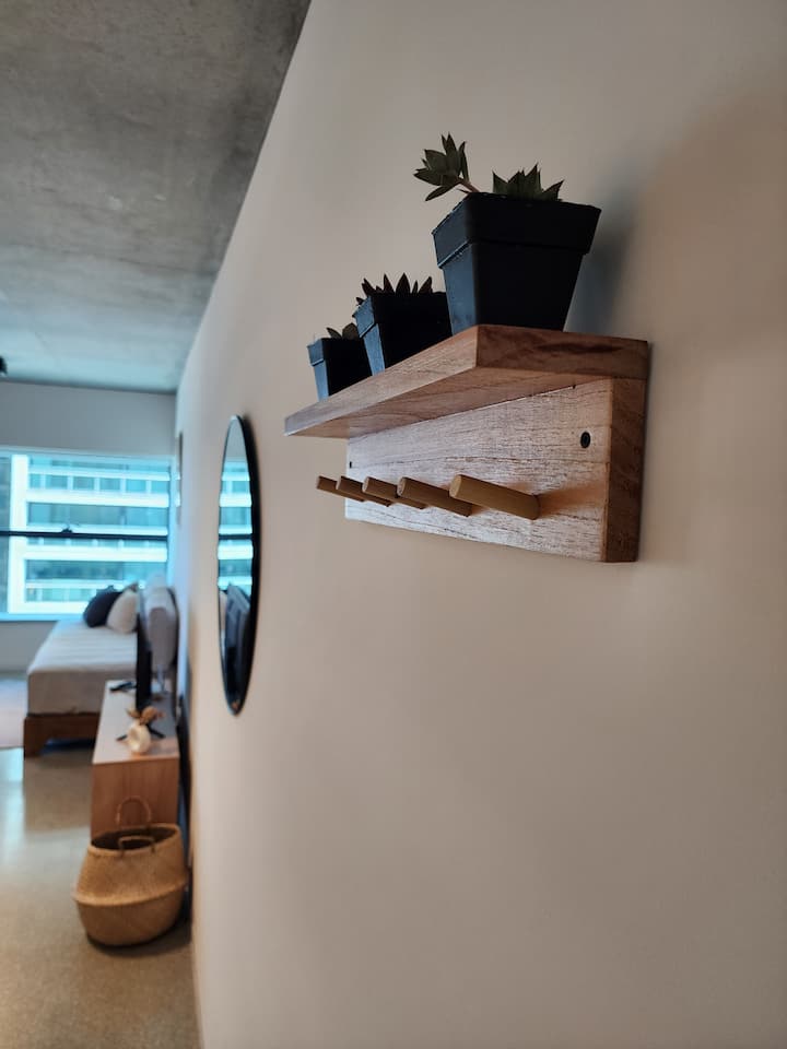 Studio mobiliado no Monserrat com piscina aquecida e academia