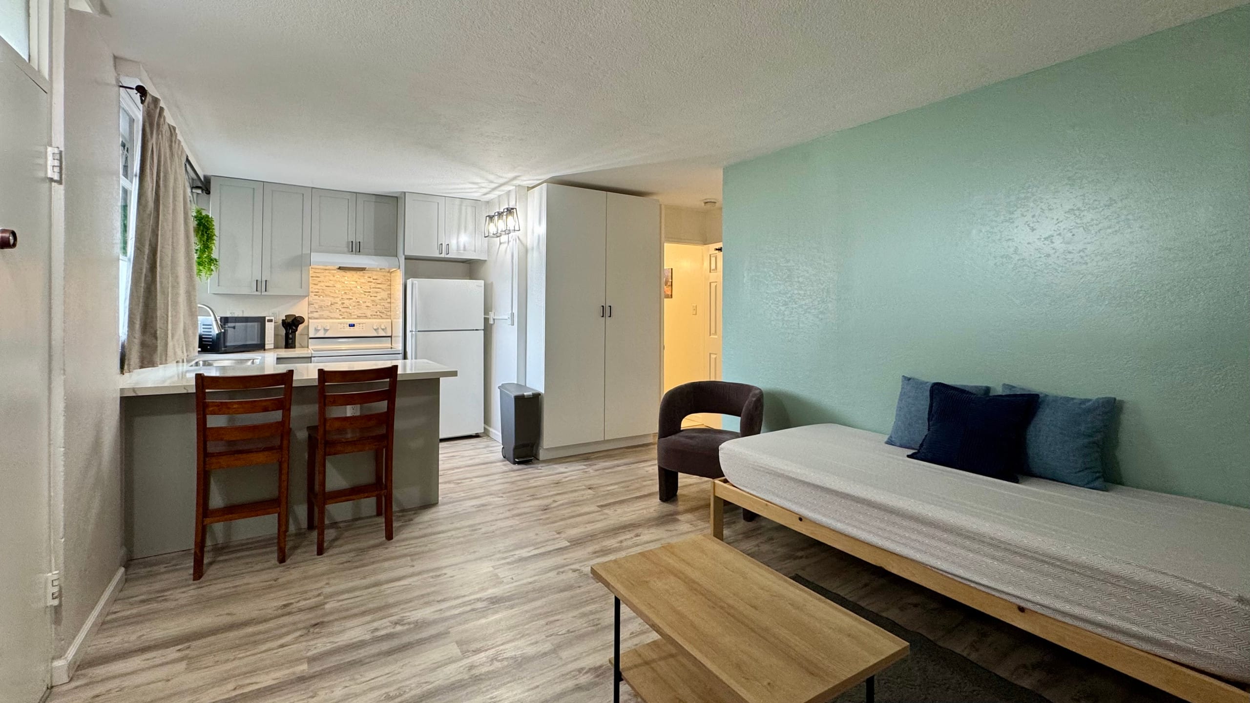 2 BR Near Waikiki Beach! w/Pkg (9) - Image 7