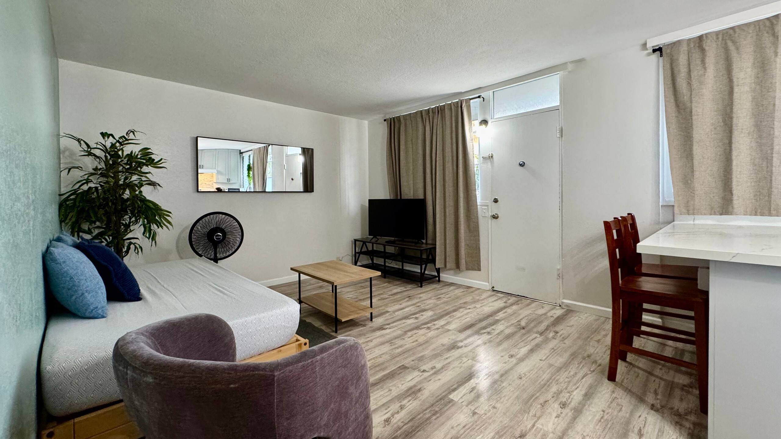 2 BR Near Waikiki Beach! w/Pkg (9) - Image 12