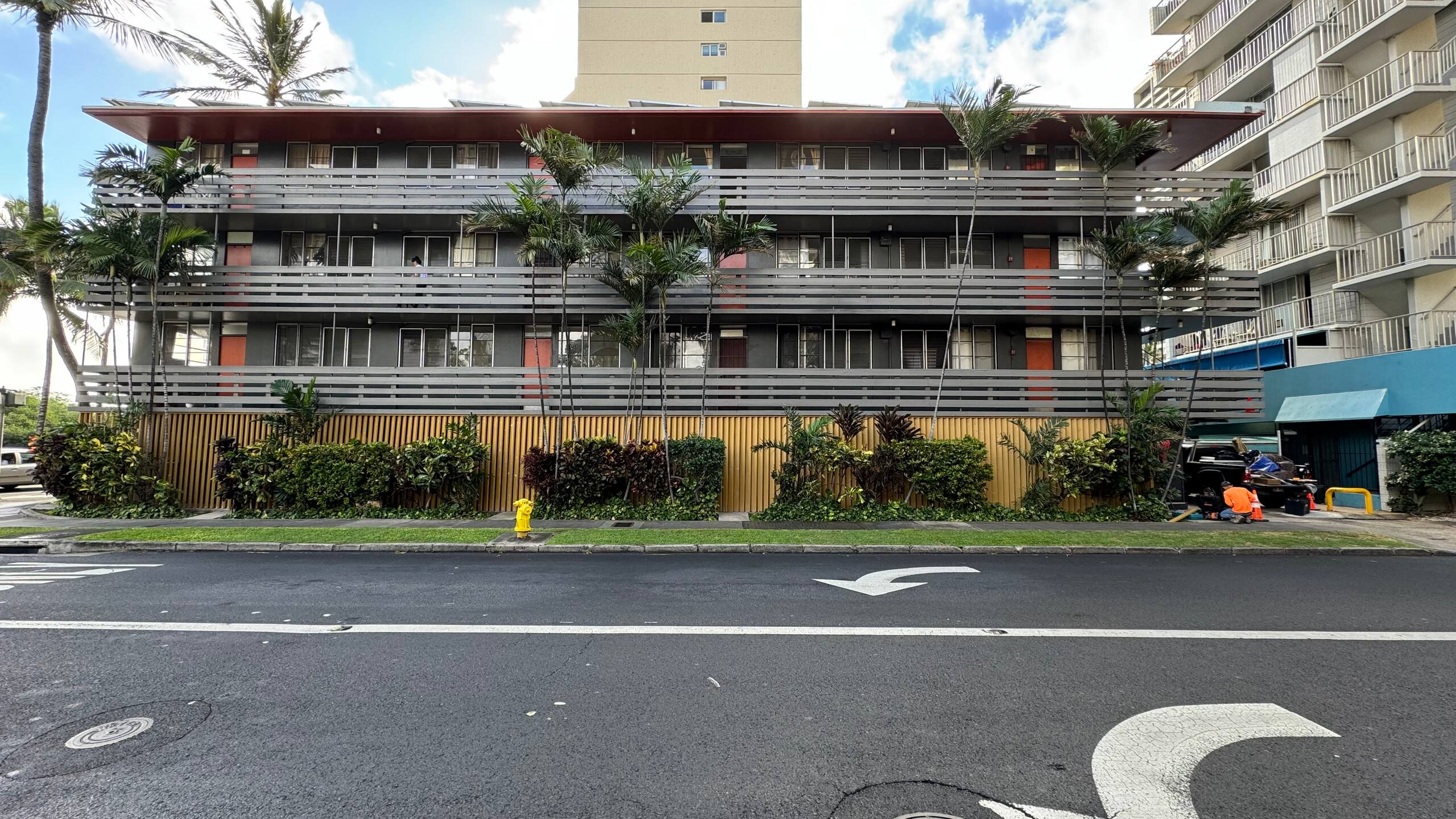 2 BR Near Waikiki Beach! w/Pkg (9) - Image 1