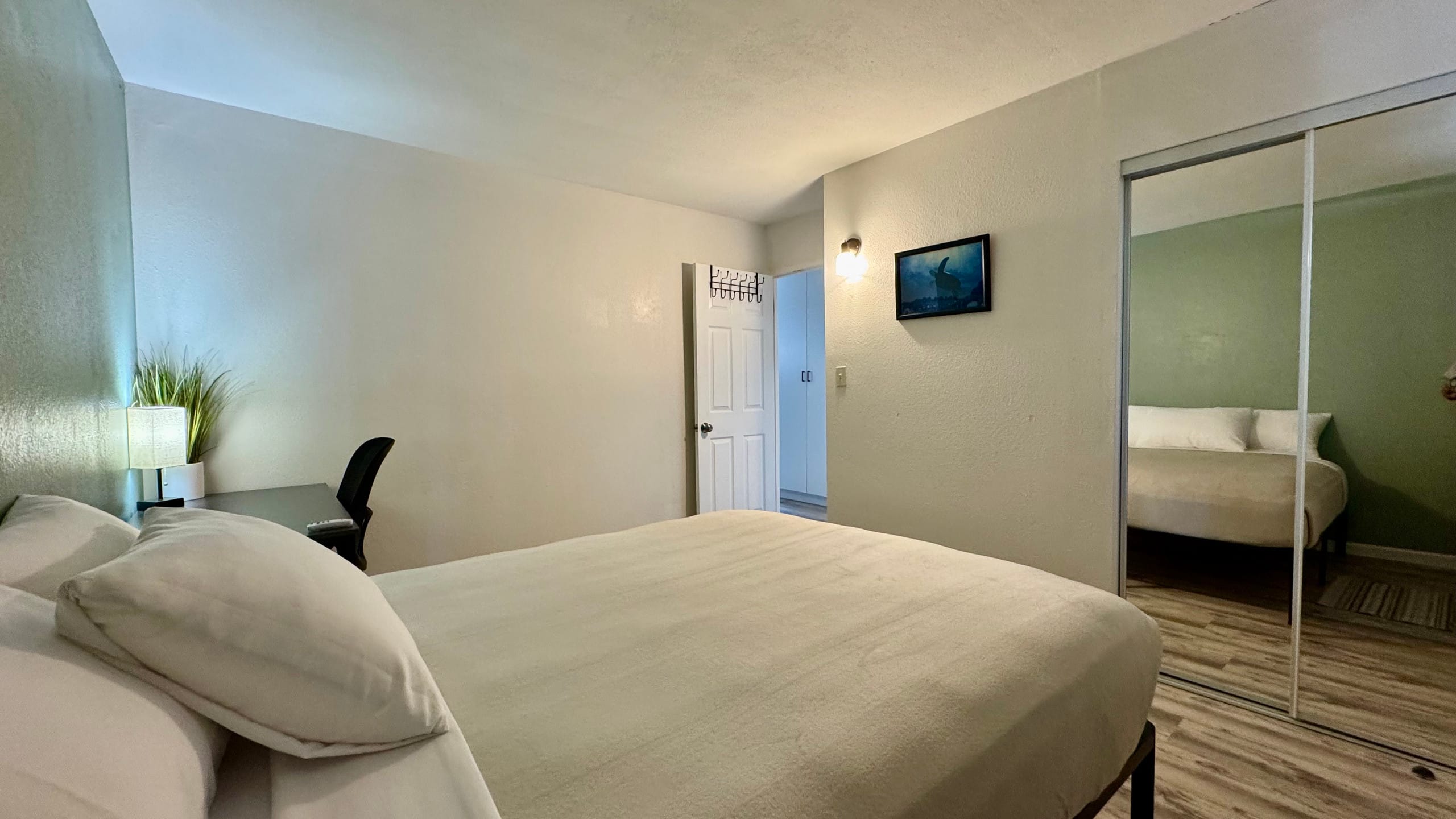 2 BR Near Waikiki Beach! w/Pkg (9) - Image 22