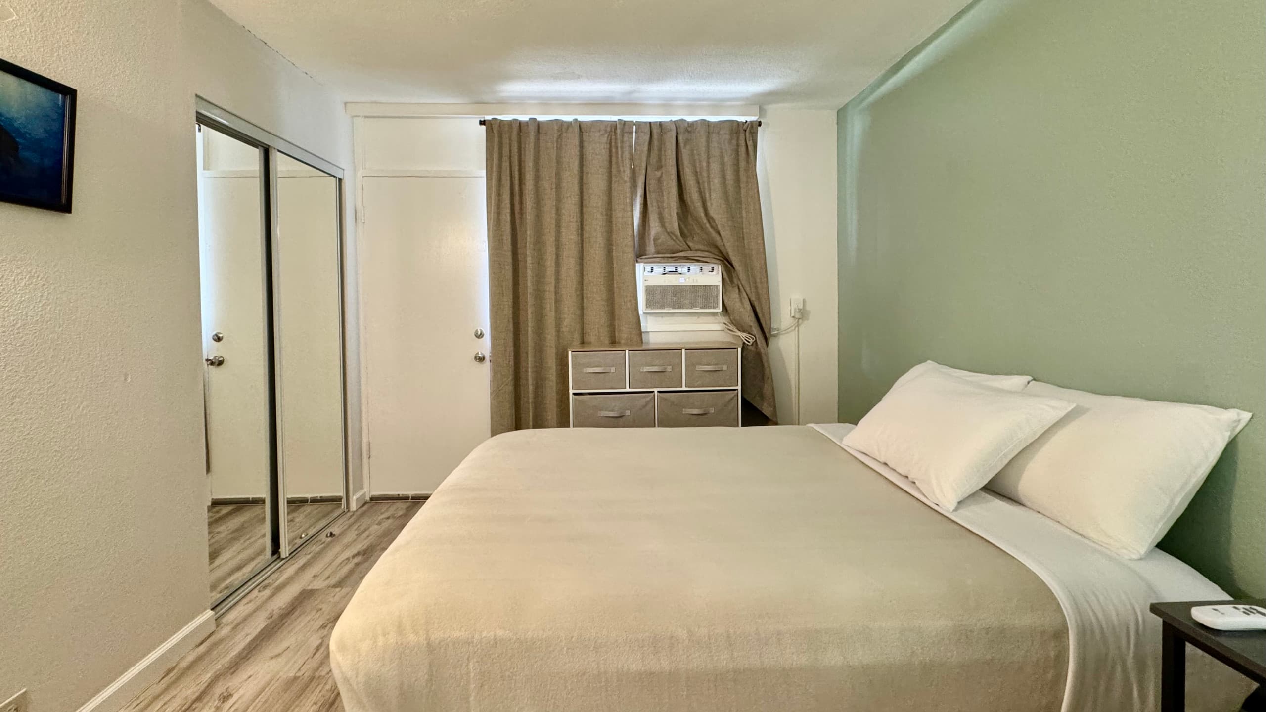 2 BR Near Waikiki Beach! w/Pkg (9) - Image 20