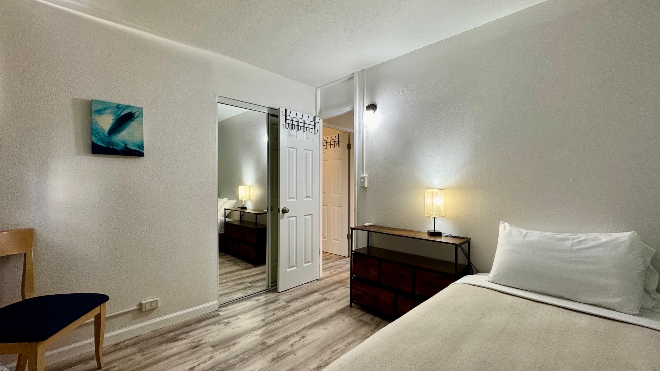 2 BR Near Waikiki Beach! w/Pkg (9) - Image 16