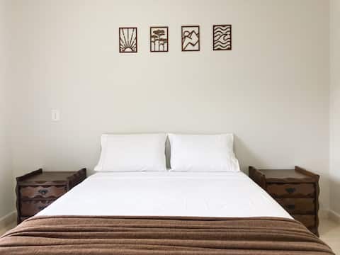Top Airbnb: Cozy & Leisure: Pool + Barbecue + Games in Caraguatatuba
