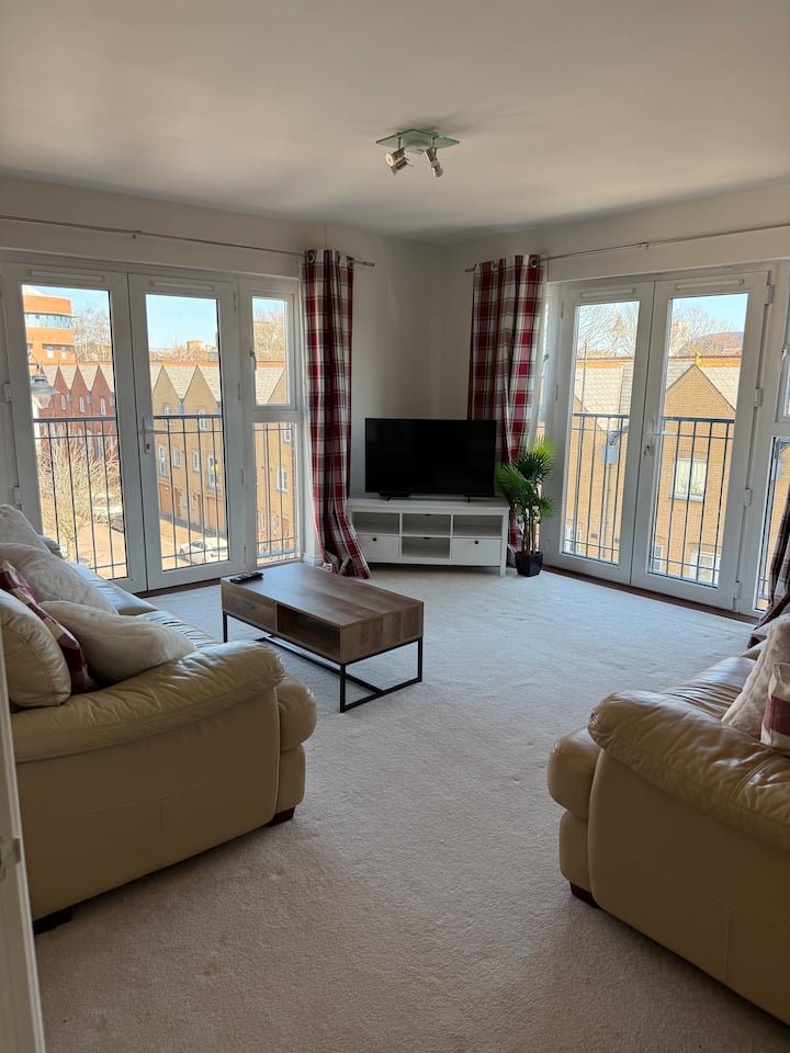 Spacious 2-bedroom Apartment In Cardiff Bay. - Barry