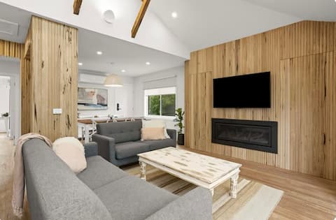 Top Airbnb: Weeping Willows Retreat house & separate flat in Capel Sound