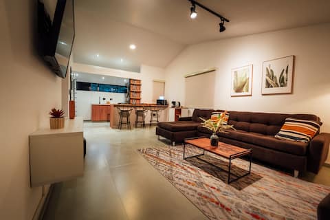 Popular Airbnb listing: Jacuzzi · Hot Springs · Romantic Mountain Cabin in Santa Rosa De Cabal