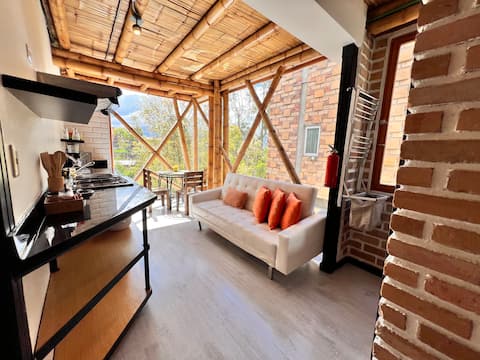 Spacious 3-person suite near Mall del Alto with Wi-Fi