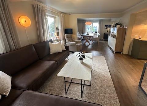 Top performing Airbnb: Historic townhouse with garage – right in the city center in Ålesund