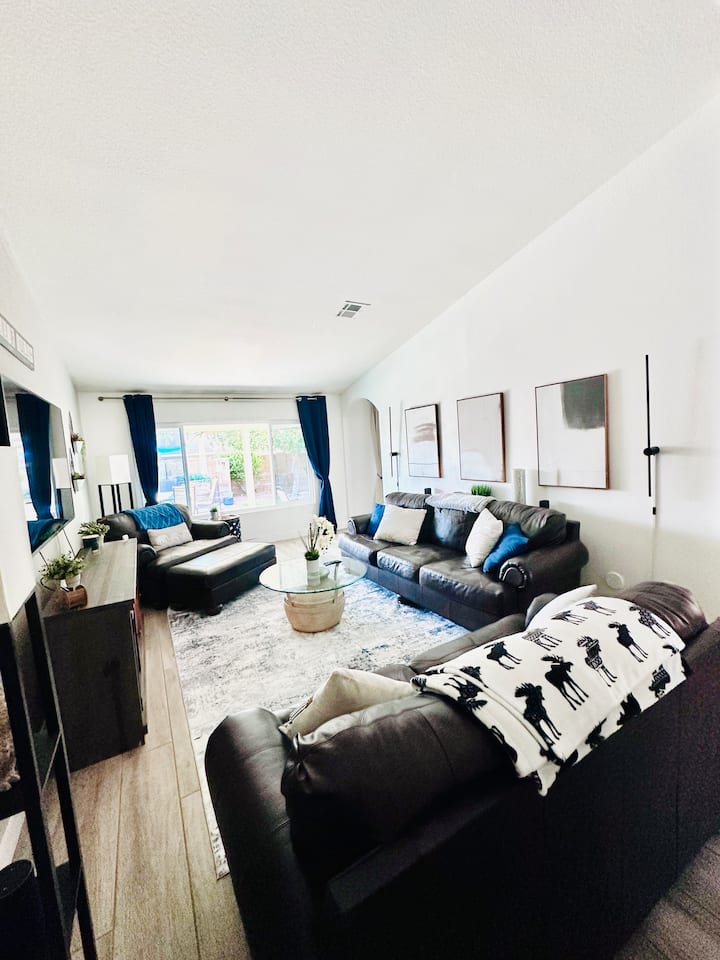 Luxury Modern 3bd/2ba Gilbert Getaway - Arizona Museum of Natural History