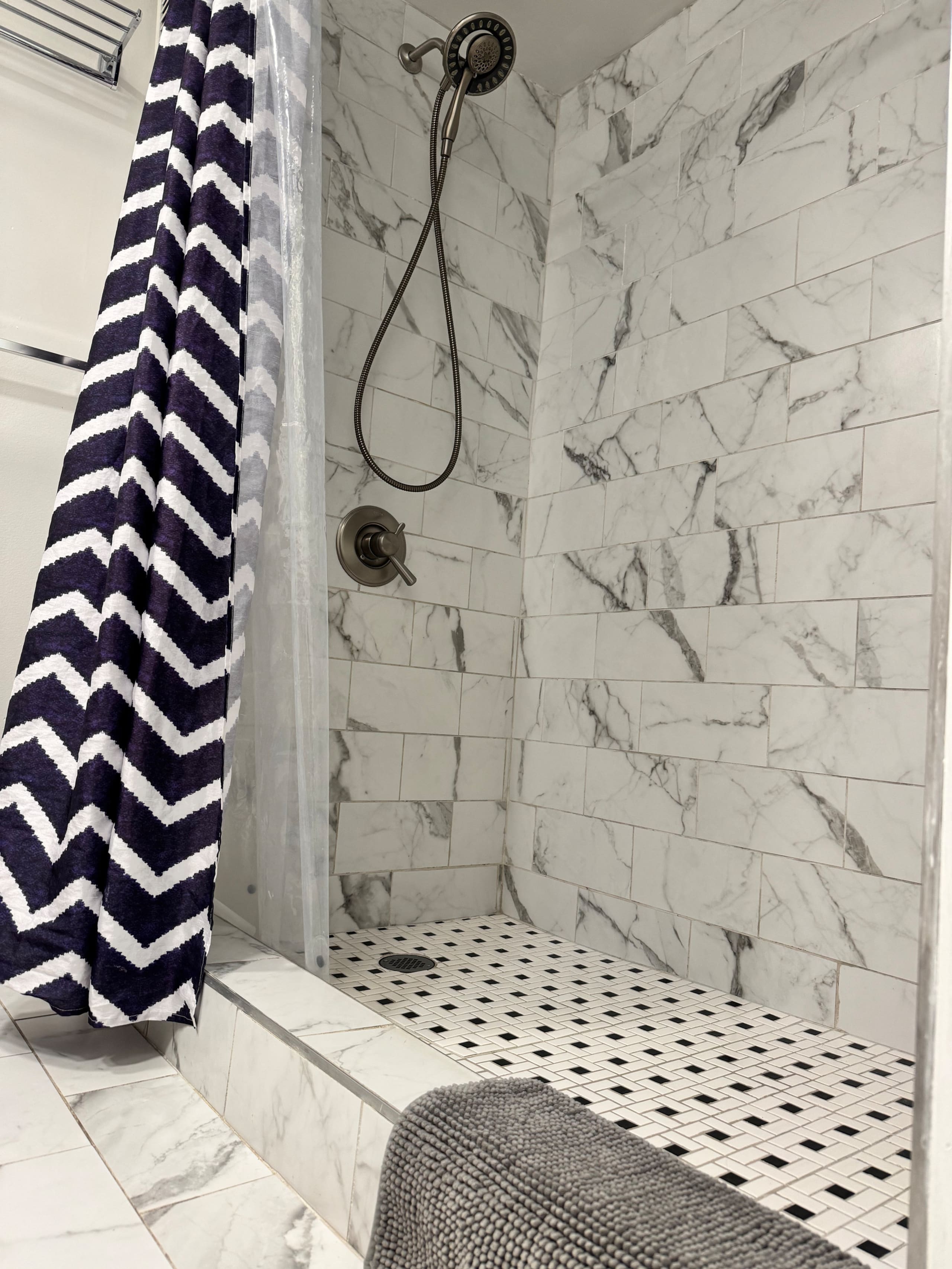 Condo in Honolulu · ★4.88 · Studio · 1 bed · 1 private bath - Image 7