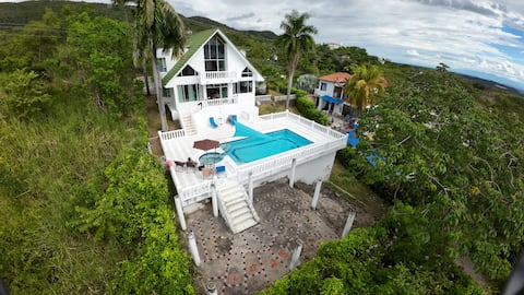 Dream Villa, beautiful view, pool and jacuzzi