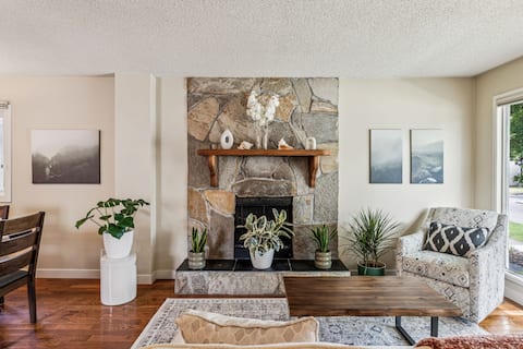 Successful Airbnb property: Spacious 4BR Home | Sleeps-9 | Central | BBQ | 5Mins-DT in Tuxedo Park