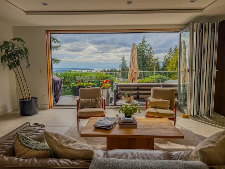 Ocean-view Luxury 5 Bed Home - North Vancouver