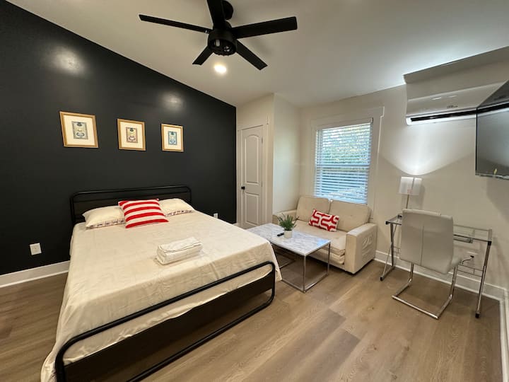 Studio W Walking Distance To Kroger& Bus(e) - Atlanta, GA